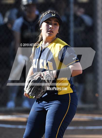 Thumbnail 2 in Millikan @ Canyon photogallery.