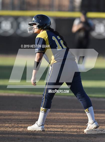 Thumbnail 1 in Millikan @ Canyon photogallery.
