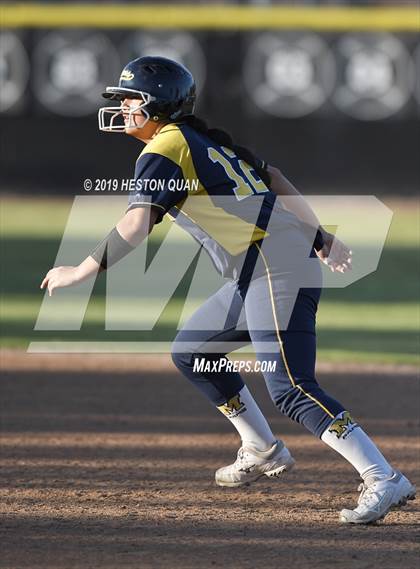 Thumbnail 2 in Millikan @ Canyon photogallery.