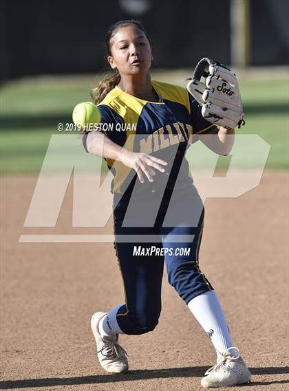 Thumbnail 1 in Millikan @ Canyon photogallery.