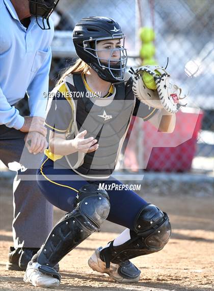 Thumbnail 1 in Millikan @ Canyon photogallery.
