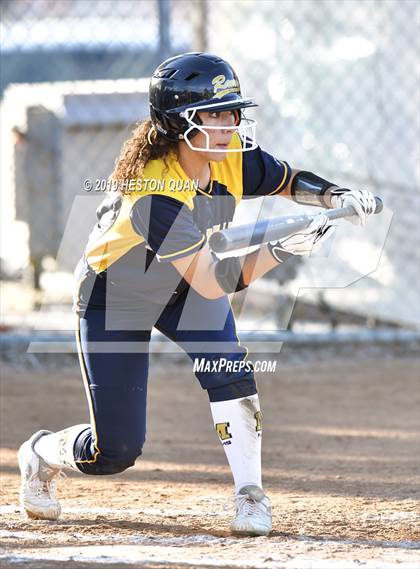 Thumbnail 2 in Millikan @ Canyon photogallery.