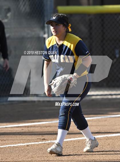 Thumbnail 2 in Millikan @ Canyon photogallery.