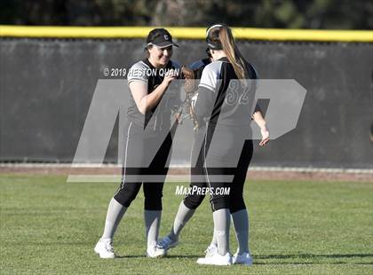 Thumbnail 1 in Millikan @ Canyon photogallery.