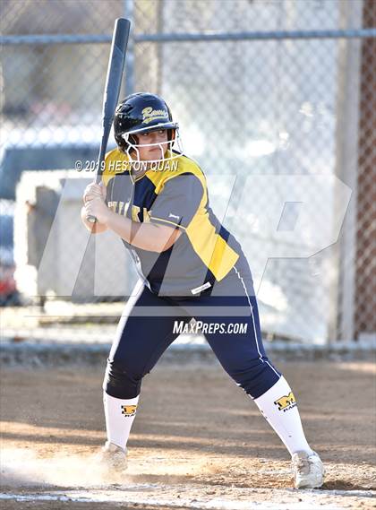 Thumbnail 2 in Millikan @ Canyon photogallery.