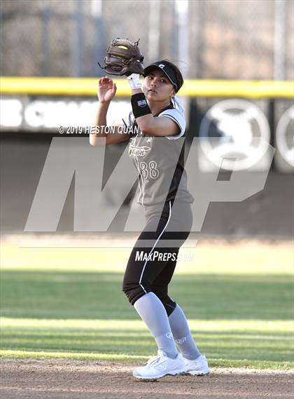 Thumbnail 1 in Millikan @ Canyon photogallery.