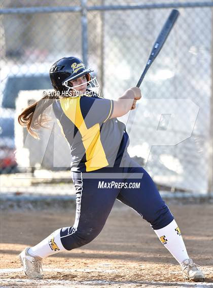 Thumbnail 1 in Millikan @ Canyon photogallery.