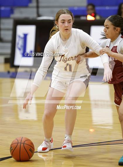 Thumbnail 3 in Highlands vs. Dripping Springs (Lobo Pack Attack Classic) photogallery.
