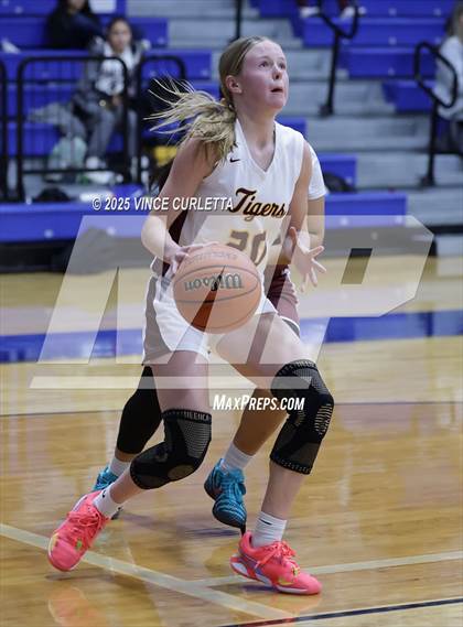 Thumbnail 2 in Highlands vs. Dripping Springs (Lobo Pack Attack Classic) photogallery.