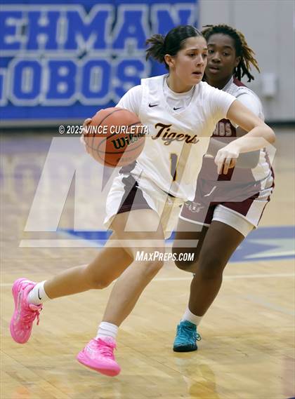 Thumbnail 2 in Highlands vs. Dripping Springs (Lobo Pack Attack Classic) photogallery.