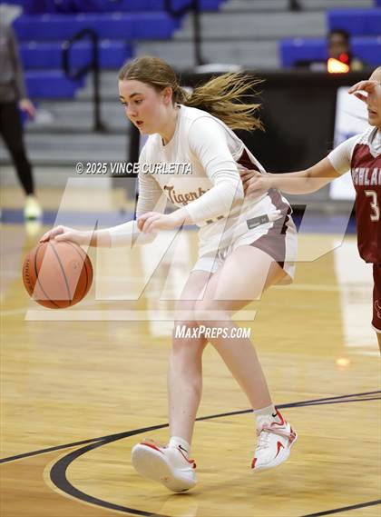 Thumbnail 1 in Highlands vs. Dripping Springs (Lobo Pack Attack Classic) photogallery.