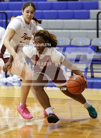 Thumbnail 2 in Highlands vs. Dripping Springs (Lobo Pack Attack Classic) photogallery.