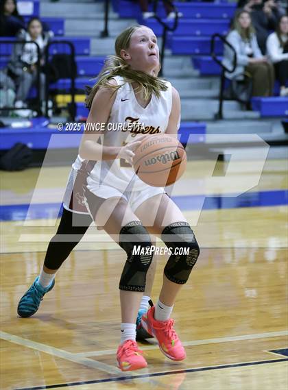 Thumbnail 3 in Highlands vs. Dripping Springs (Lobo Pack Attack Classic) photogallery.