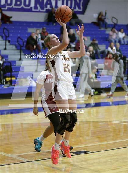 Thumbnail 3 in Highlands vs. Dripping Springs (Lobo Pack Attack Classic) photogallery.