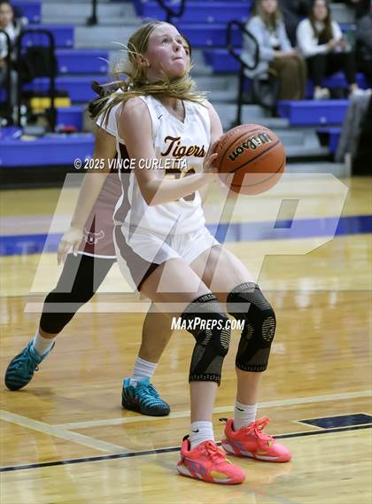 Thumbnail 1 in Highlands vs. Dripping Springs (Lobo Pack Attack Classic) photogallery.