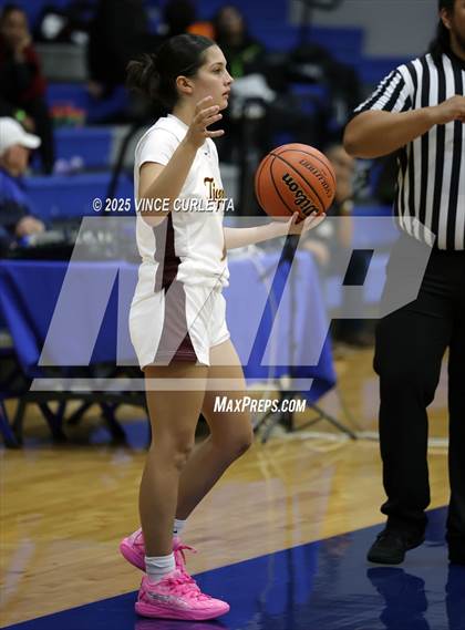Thumbnail 1 in Highlands vs. Dripping Springs (Lobo Pack Attack Classic) photogallery.