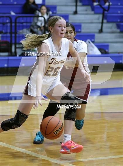 Thumbnail 3 in Highlands vs. Dripping Springs (Lobo Pack Attack Classic) photogallery.