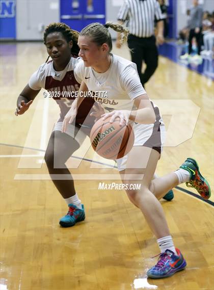 Thumbnail 2 in Highlands vs. Dripping Springs (Lobo Pack Attack Classic) photogallery.
