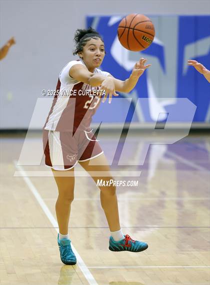 Thumbnail 2 in Highlands vs. Dripping Springs (Lobo Pack Attack Classic) photogallery.