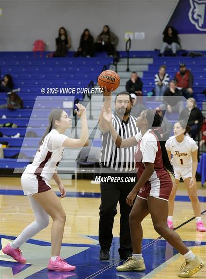 Thumbnail 2 in Highlands vs. Dripping Springs (Lobo Pack Attack Classic) photogallery.