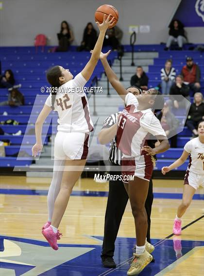 Thumbnail 1 in Highlands vs. Dripping Springs (Lobo Pack Attack Classic) photogallery.