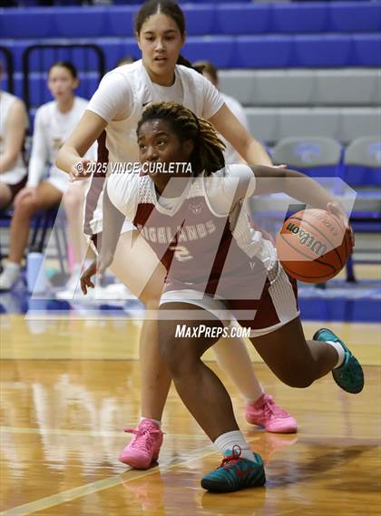 Thumbnail 3 in Highlands vs. Dripping Springs (Lobo Pack Attack Classic) photogallery.
