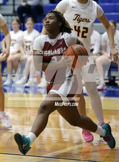 Thumbnail 3 in Highlands vs. Dripping Springs (Lobo Pack Attack Classic) photogallery.