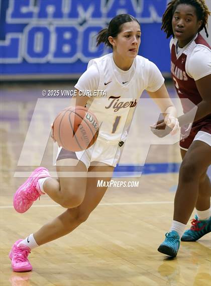 Thumbnail 1 in Highlands vs. Dripping Springs (Lobo Pack Attack Classic) photogallery.