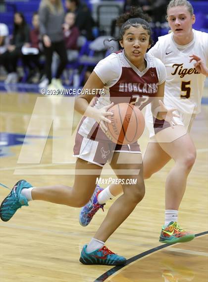 Thumbnail 3 in Highlands vs. Dripping Springs (Lobo Pack Attack Classic) photogallery.