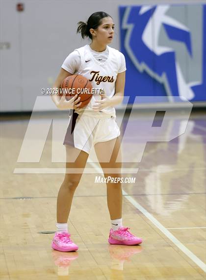 Thumbnail 3 in Highlands vs. Dripping Springs (Lobo Pack Attack Classic) photogallery.