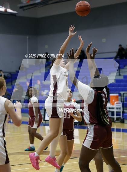 Thumbnail 2 in Highlands vs. Dripping Springs (Lobo Pack Attack Classic) photogallery.
