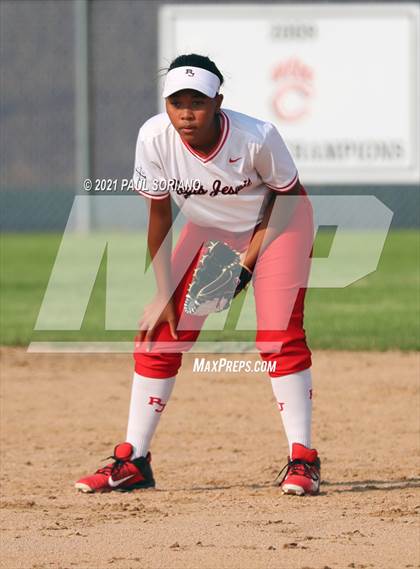 Thumbnail 3 in Regis Jesuit @ Chaparral photogallery.