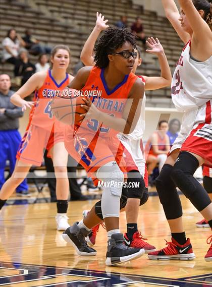 Thumbnail 1 in San Angelo Central vs Lee [Robert E.] (SAISD Invitational) photogallery.