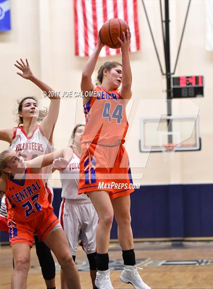 Thumbnail 1 in San Angelo Central vs Lee [Robert E.] (SAISD Invitational) photogallery.