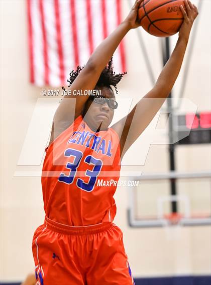 Thumbnail 1 in San Angelo Central vs Lee [Robert E.] (SAISD Invitational) photogallery.