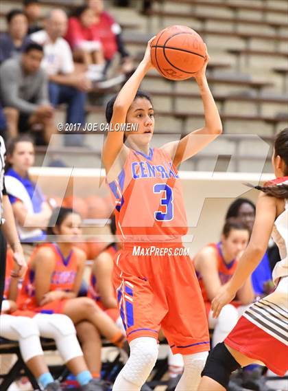 Thumbnail 2 in San Angelo Central vs Lee [Robert E.] (SAISD Invitational) photogallery.