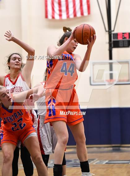 Thumbnail 2 in San Angelo Central vs Lee [Robert E.] (SAISD Invitational) photogallery.