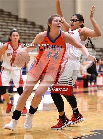 Thumbnail 2 in San Angelo Central vs Lee [Robert E.] (SAISD Invitational) photogallery.