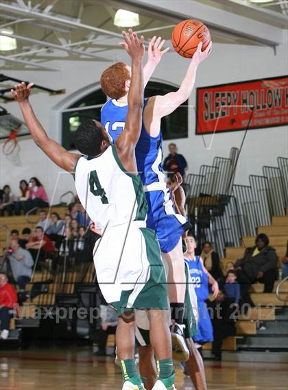 Thumbnail 3 in Gorton vs Edgemont  (21 Annual Howard Godwin Sleepy Hollow Tournament) photogallery.