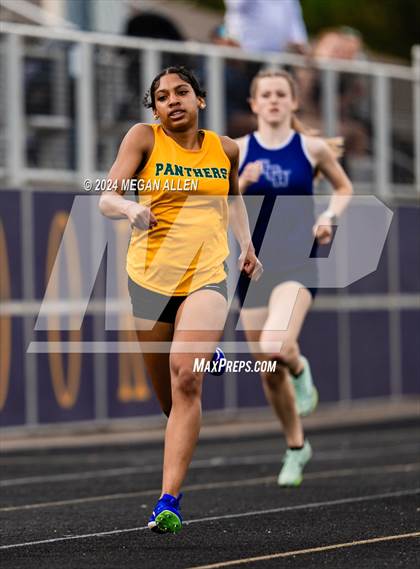 Thumbnail 2 in Bellbrook Invitational photogallery.