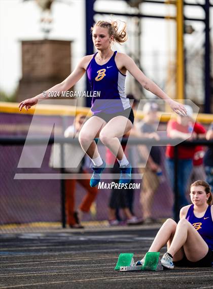 Thumbnail 3 in Bellbrook Invitational photogallery.