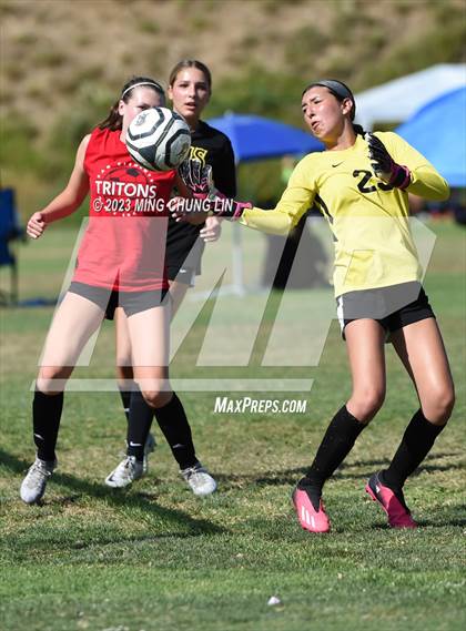 Thumbnail 2 in Capistrano Valley vs. San Clemente (Summer League) photogallery.
