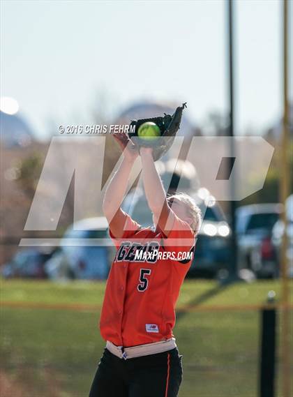 Thumbnail 2 in Pueblo West vs. Erie (CHSAA 4A Quarterfinal) photogallery.