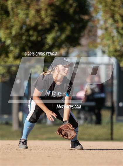 Thumbnail 1 in Pueblo West vs. Erie (CHSAA 4A Quarterfinal) photogallery.