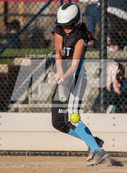 Thumbnail 3 in Pueblo West vs. Erie (CHSAA 4A Quarterfinal) photogallery.