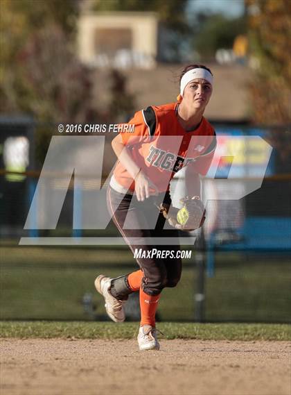 Thumbnail 2 in Pueblo West vs. Erie (CHSAA 4A Quarterfinal) photogallery.