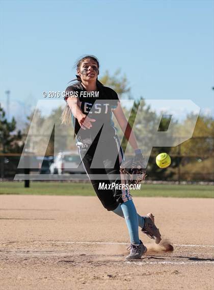 Thumbnail 3 in Pueblo West vs. Erie (CHSAA 4A Quarterfinal) photogallery.