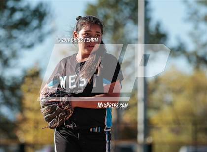 Thumbnail 3 in Pueblo West vs. Erie (CHSAA 4A Quarterfinal) photogallery.