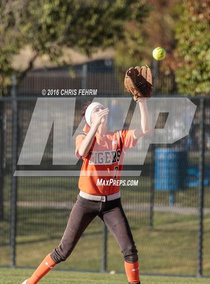 Thumbnail 3 in Pueblo West vs. Erie (CHSAA 4A Quarterfinal) photogallery.