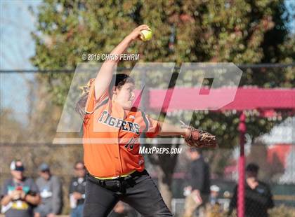 Thumbnail 1 in Pueblo West vs. Erie (CHSAA 4A Quarterfinal) photogallery.